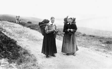 Women knit whilst carrying kishies of peat c 1900 photo Thomas Kent Page 16 Knitting by the Fireside and on the hillside